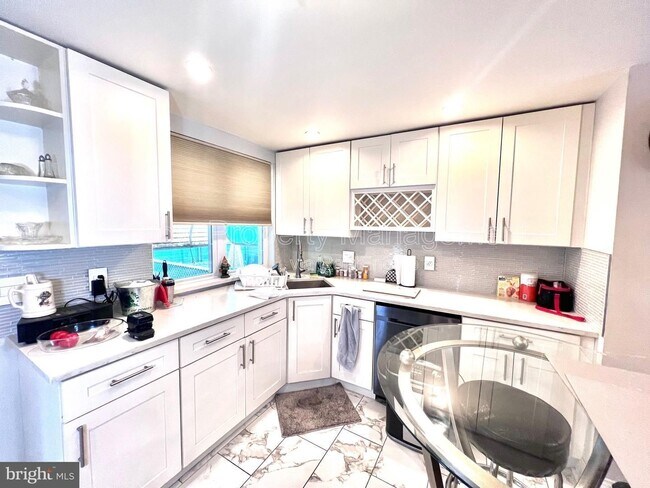 Foto del edificio - 2830 Castor Ave