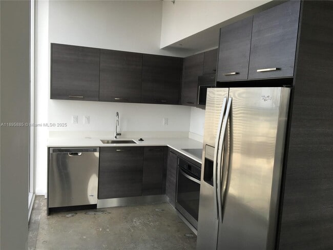 Foto del edificio - 151 SE 1st St