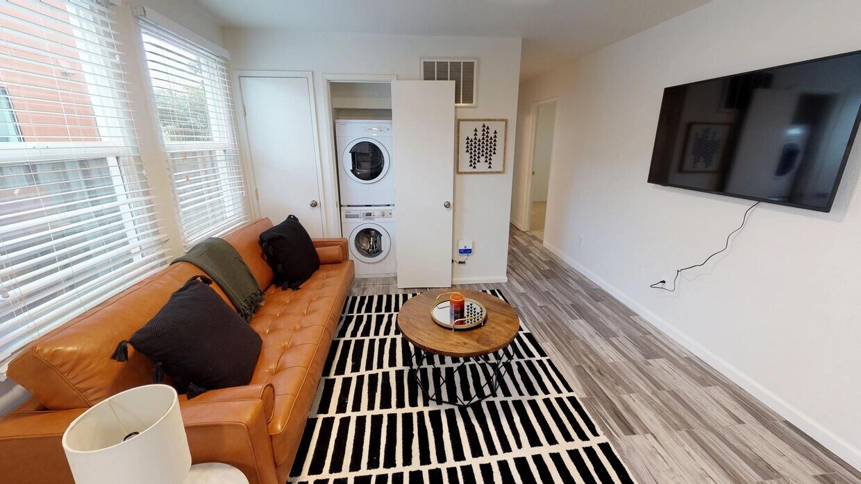 Primary Photo - Room in 4 Bedroom Home at 714 Aileen St