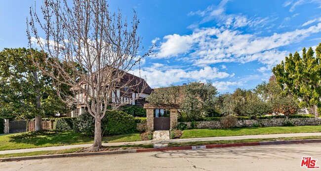 Foto del edificio - 201 Tavistock Ave