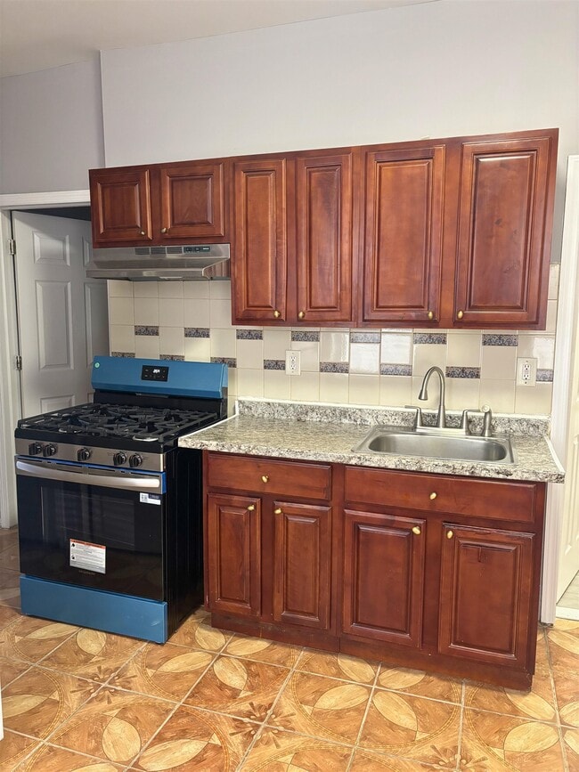 Foto del edificio - 13 E 15th St