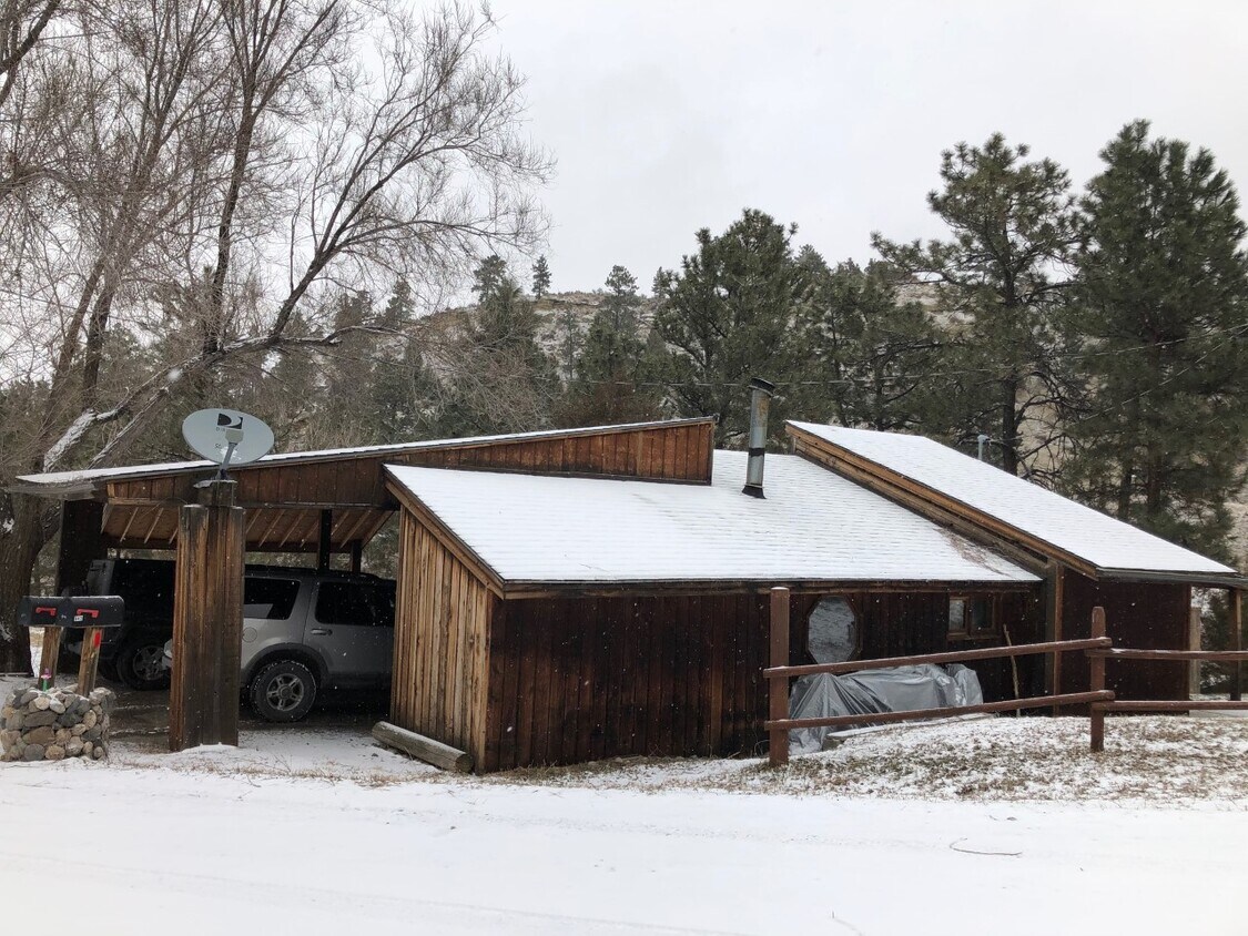 Primary Photo - 841 Whispering Pines Dr