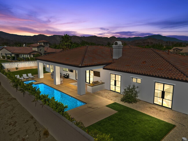 Building Photo - 49636 Constitution Dr