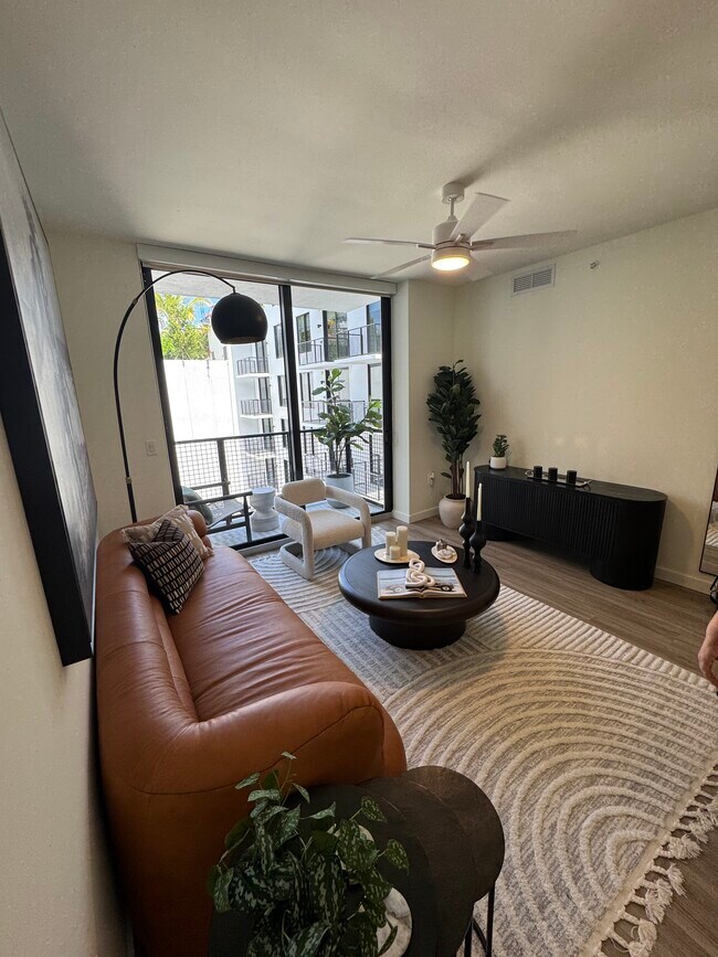 Foto del edificio - 144 NW 32nd St