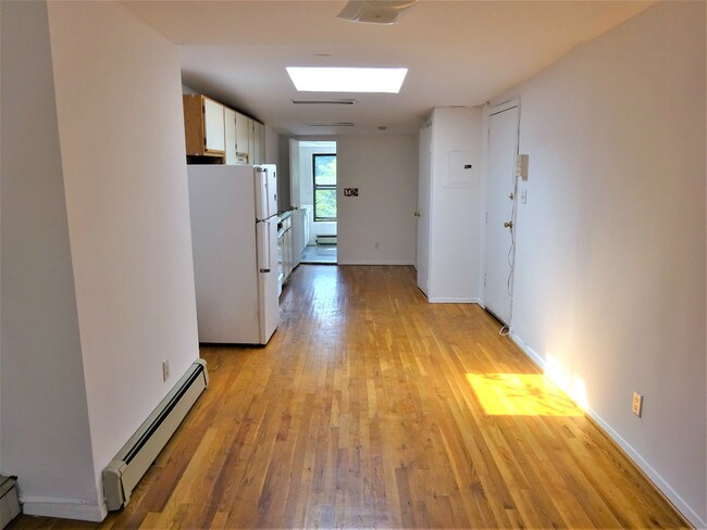 Foto del edificio - 354 Court St