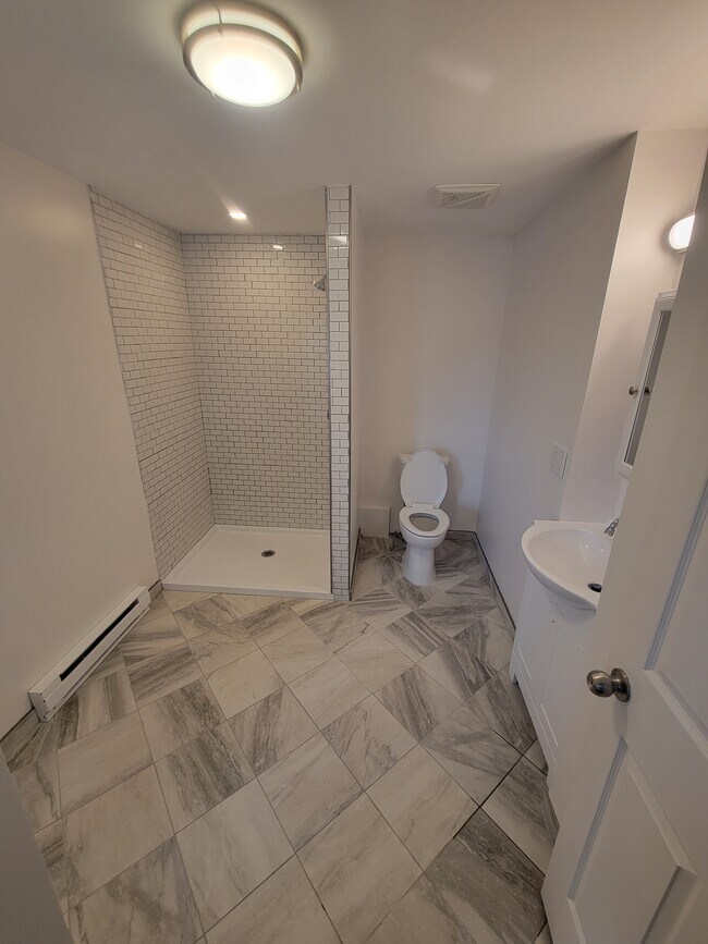 New tile bathroom! - 1016 Wood St