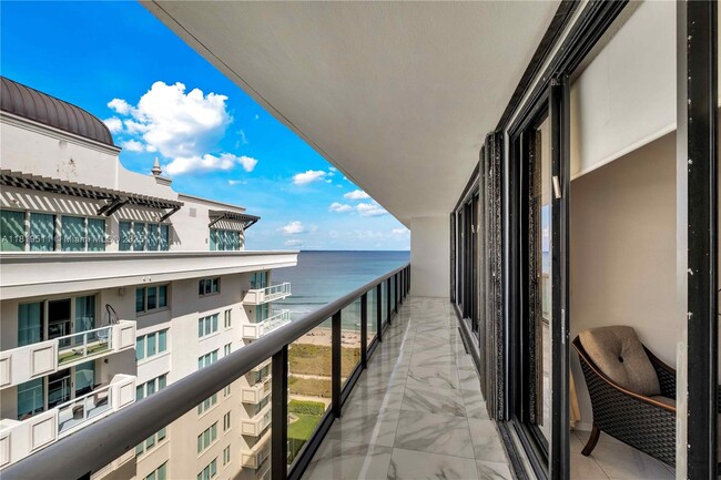 Foto del edificio - 9455 Collins Ave