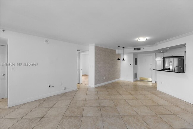 Building Photo - 1800 Sunset Harbour Dr