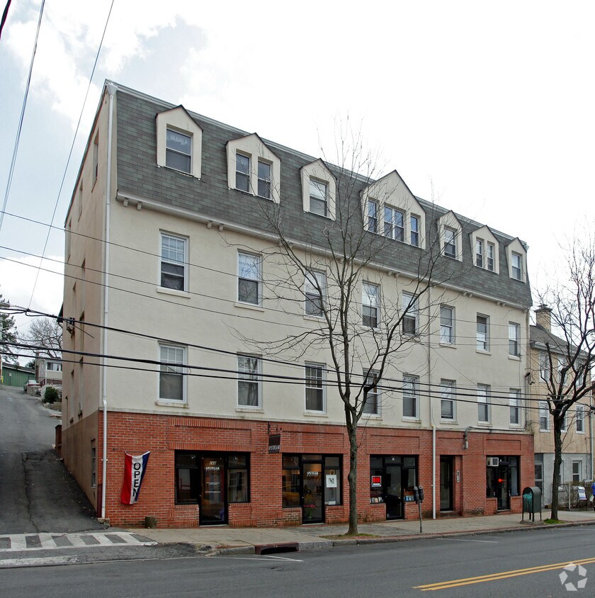 Primary Photo - 24-26 Main St