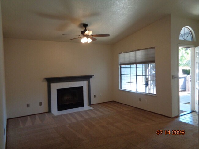 Foto del edificio - 748 Peregrine Way