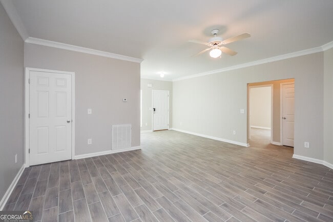 Foto del edificio - 70 Joshua Creek Rd