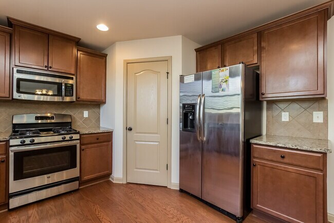 Building Photo - 500 Ballyshannon Dr