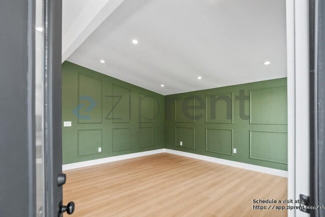 Building Photo - 28023 Tampa Ave