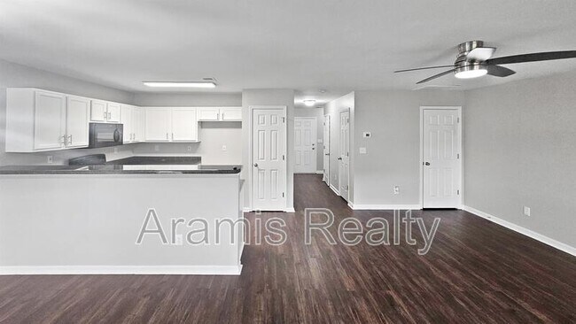 Building Photo - 137 Princeton Ave