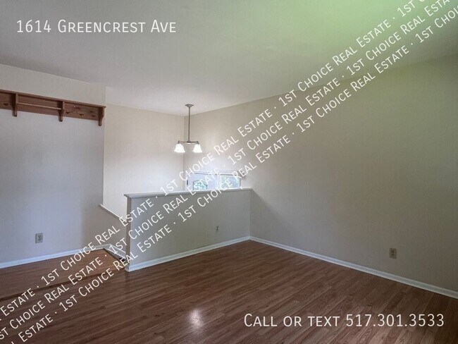 Foto del edificio - 1614 Greencrest Ave
