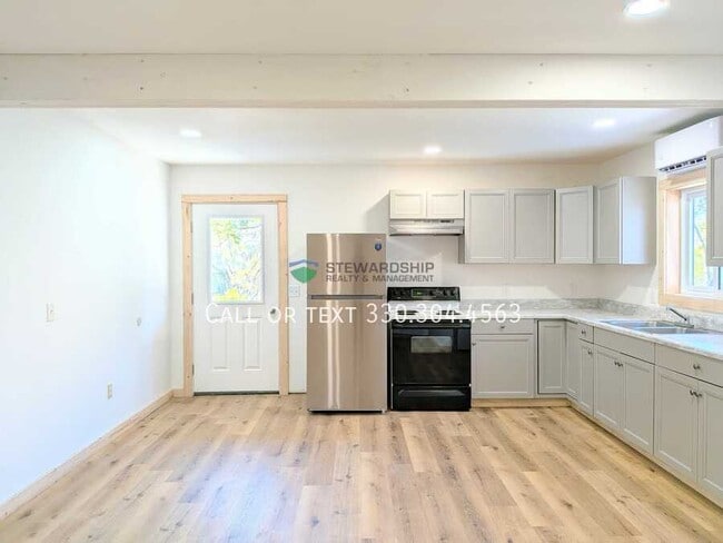 Foto del edificio - 227 E South St