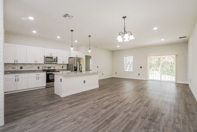 Building Photo - 1829 Manitoba Ct