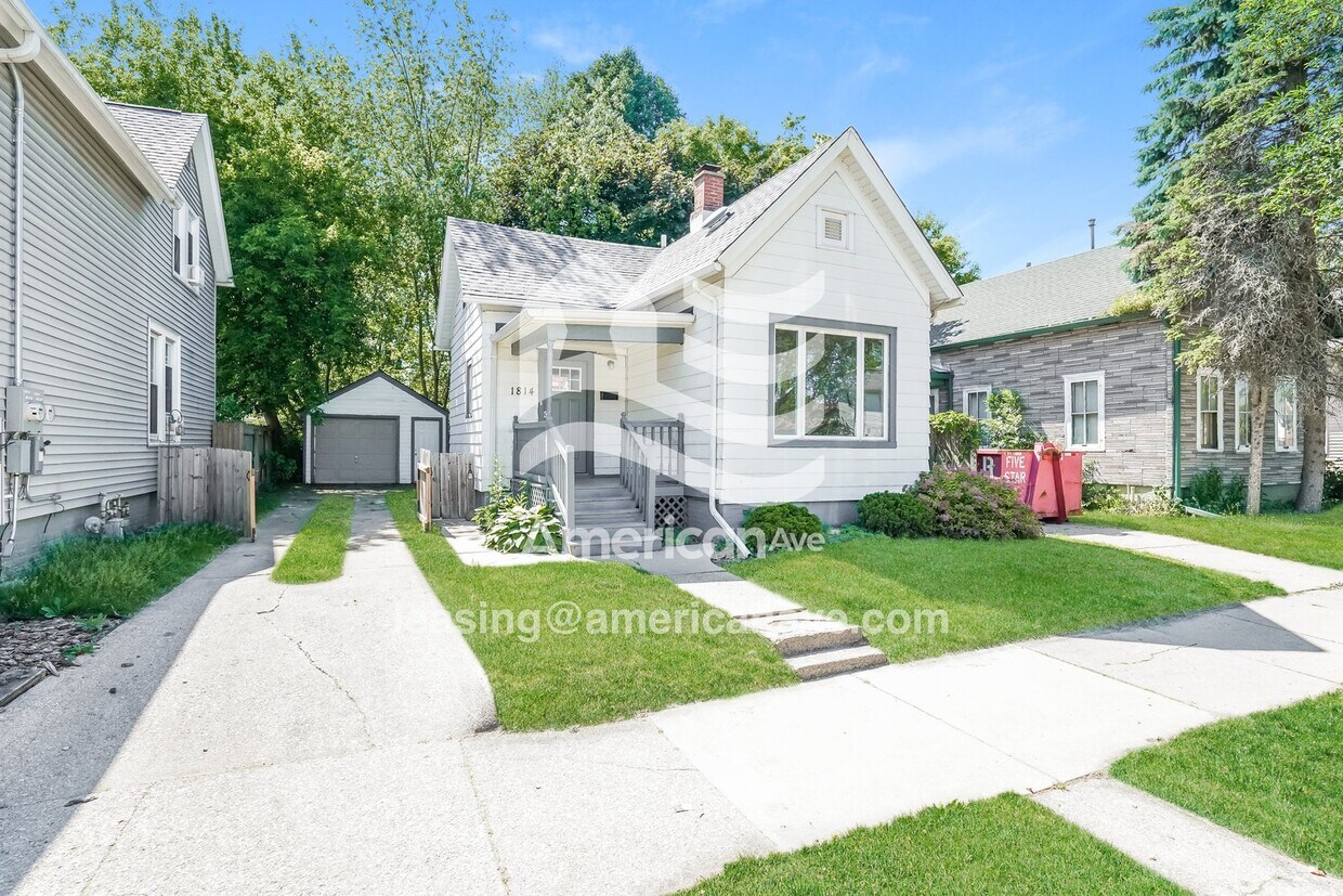 Foto principal - 1814 Lasalle St