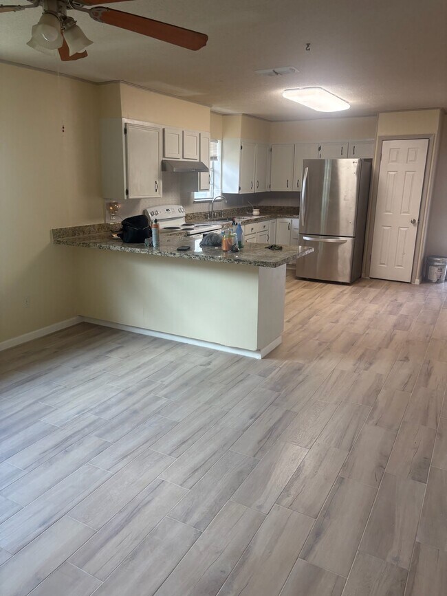 Cocina/Comedor - 529 E Williamson Ave