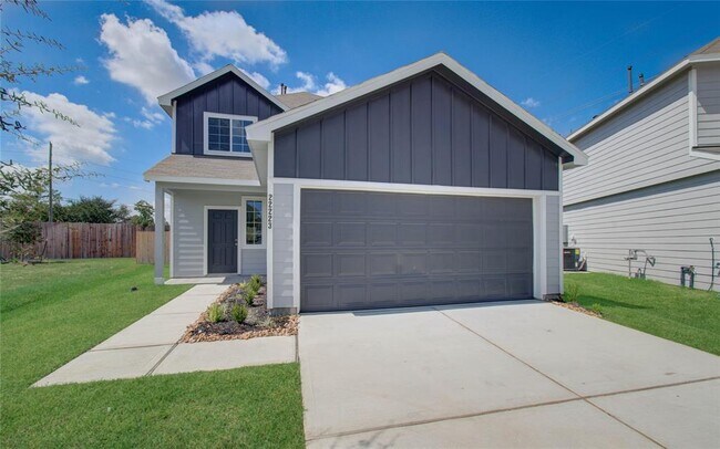 Foto del edificio - 22223 Regal Heights Dr