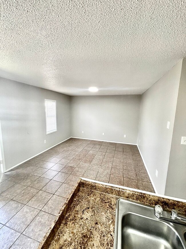 Building Photo - 1/2 off the first month's rent with a secu...