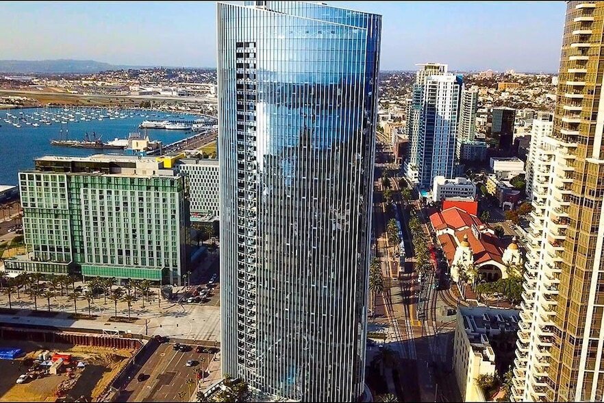 Foto principal - 888 W E St