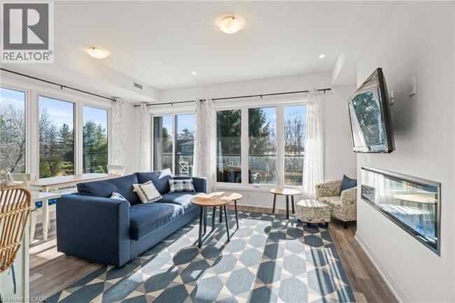 Building Photo - 253 Crescent Bay Ln