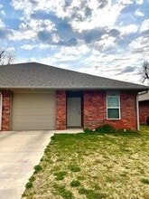 Building Photo - 3225-3225 N Emerson St