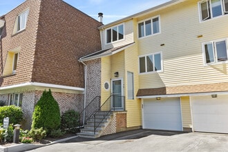 Building Photo - 61 Seaview Ave