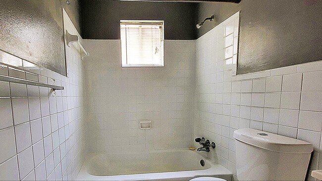 Building Photo - Sells Avenue