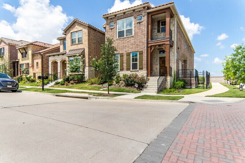 6839 DeLeon St, Irving, TX 75039 House Rental in Irving, TX