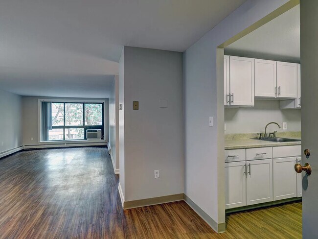 Foto del edificio - 30 Rockingham Ave