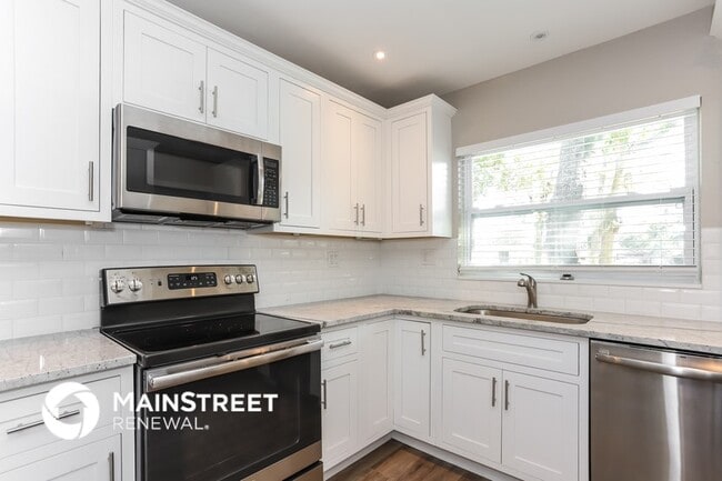 Foto del edificio - 2053 Barcelona Dr S