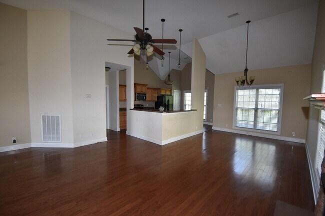 Building Photo - 3 Bedroom Pet Friendly Home For Rent Near ...
