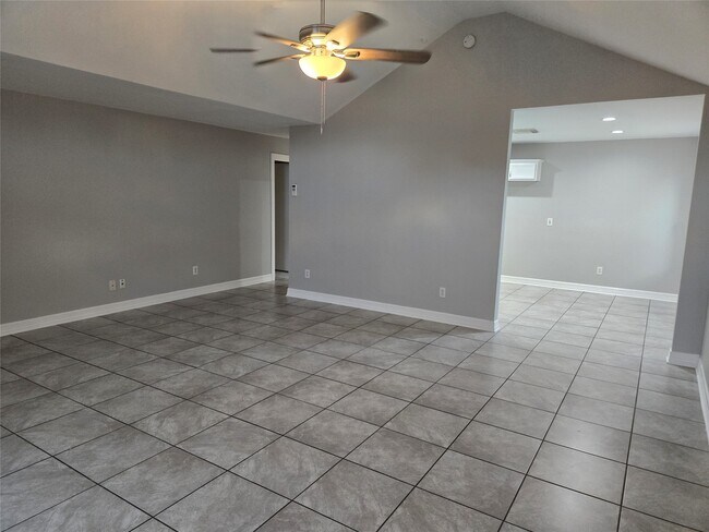 Foto del edificio - 24202 Bar Kay Ln