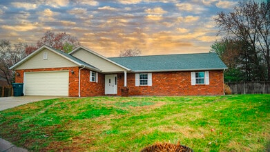 Building Photo - 1700 Spruce Hill Dr