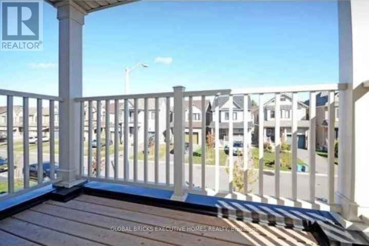 Photo du bâtiment - 8080 Blue Ash Ln