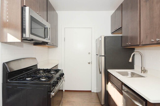 Foto del edificio - 2641 N Spaulding Ave