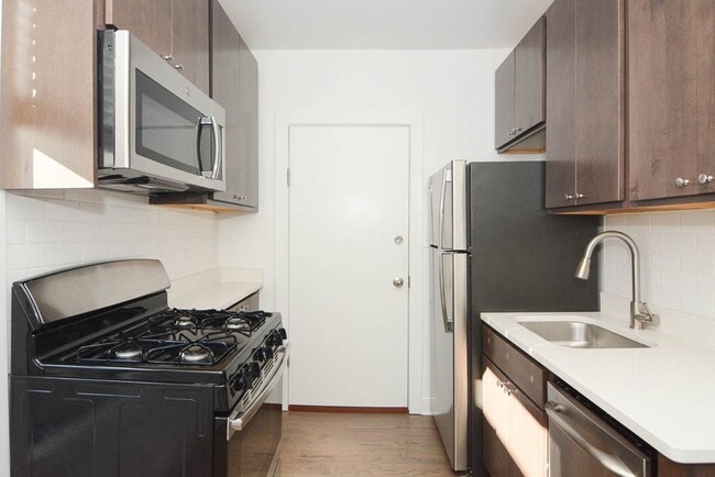 Building Photo - 2641 N Spaulding Ave