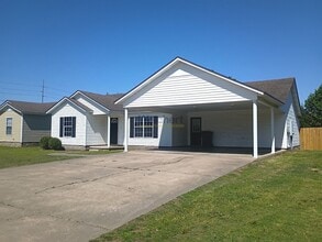 Building Photo - 1105 N 35th St