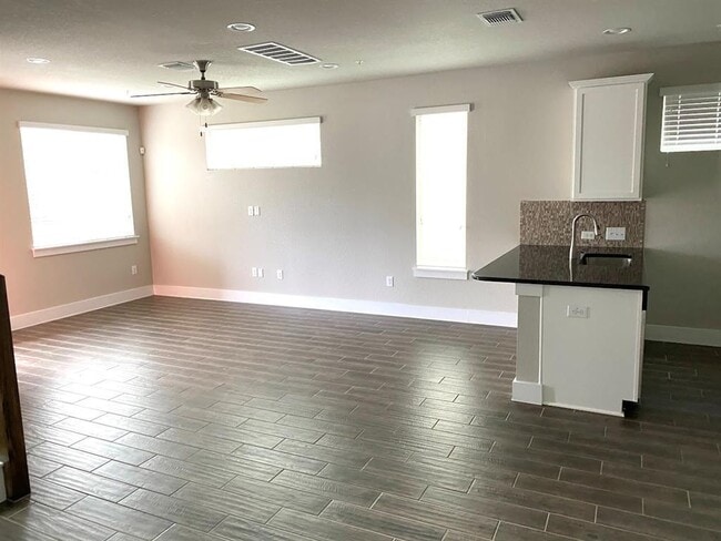 Building Photo - 7501 Pantherpaw St