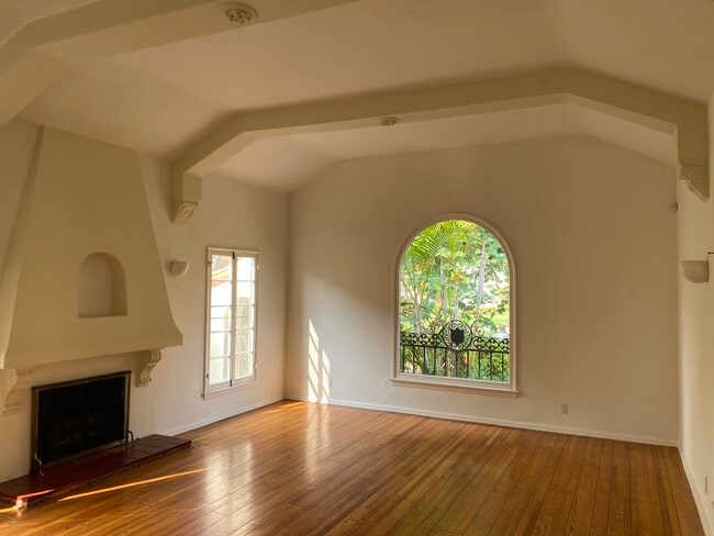 living room - 208 S Swall Dr