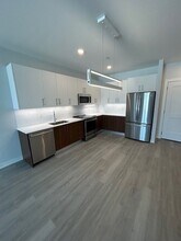 Building Photo - 148 Old Post Rd