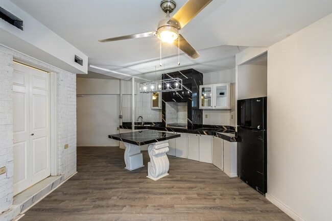 Foto del edificio - 1420 Corpus Christi St