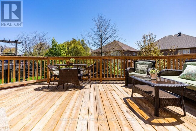 Building Photo - 1182 Lindenrock Dr