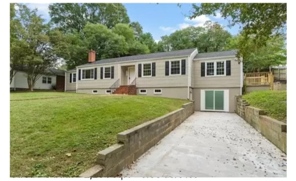 Primary Photo - 132 Chesterfield Ave