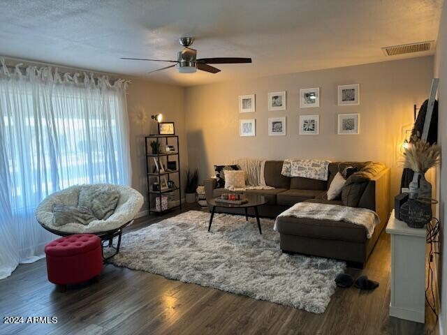 Building Photo - 9714 W Rolling Hills Dr