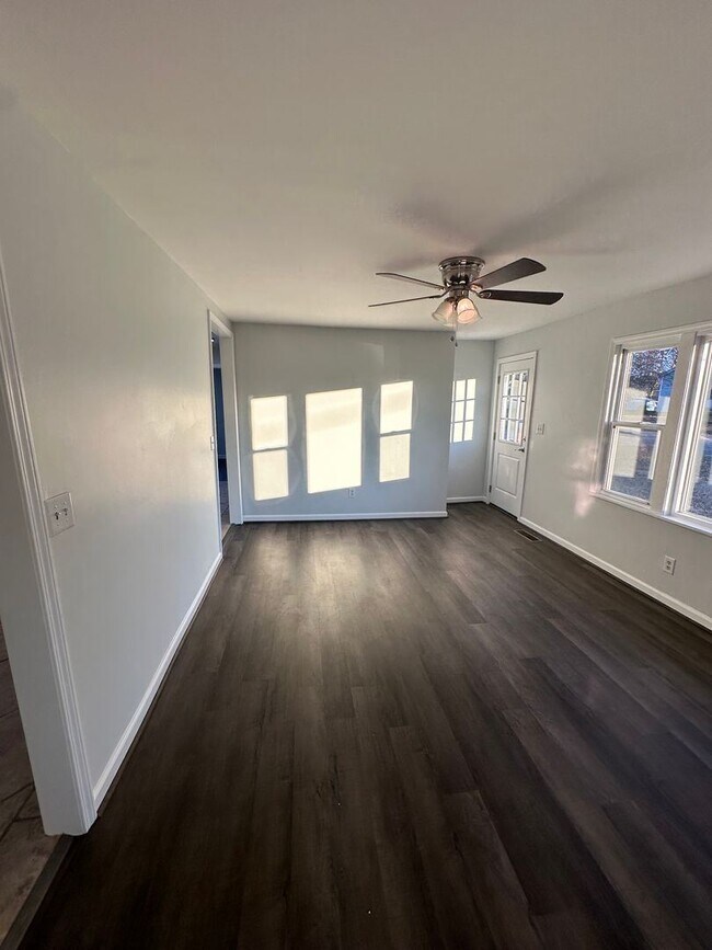 Foto del edificio - 2 br, 1 bath House - 103 Sharpe St.