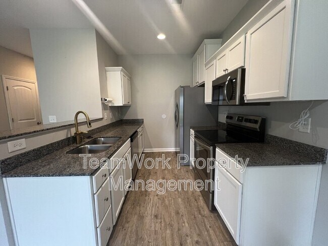 Foto del edificio - 532 Truman Dr