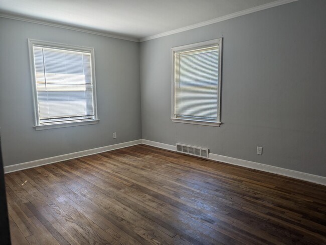 Foto del edificio - 2403 Custer Ave